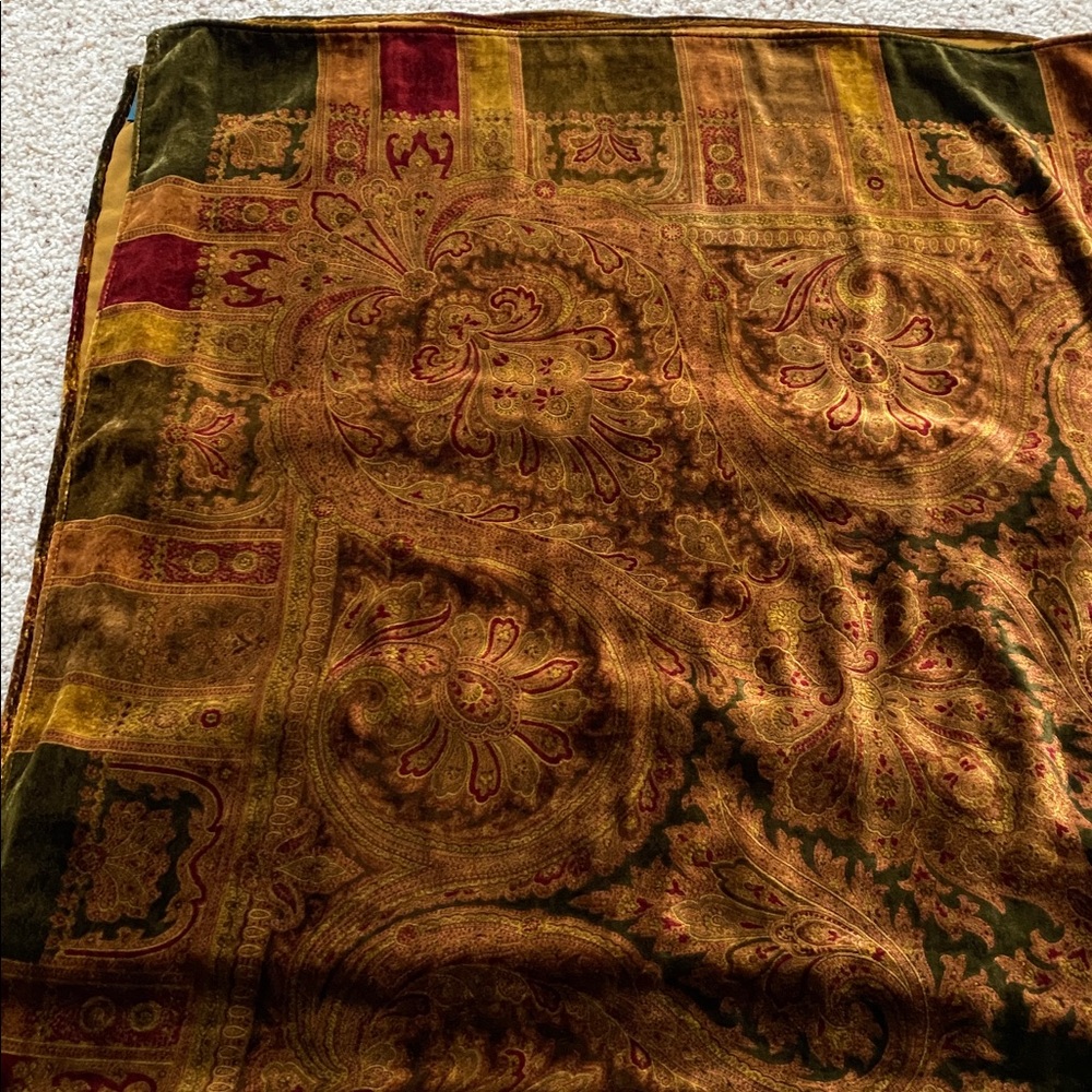 Vintage Society 1992 Velvet Wrap. Made in Italy. 1998.